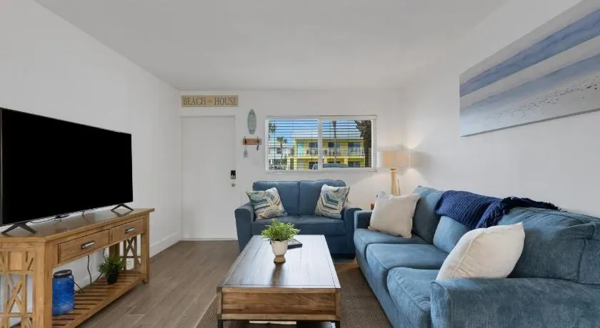 3 on Avenue Sea by SkyRun Anna Maria - Image 1