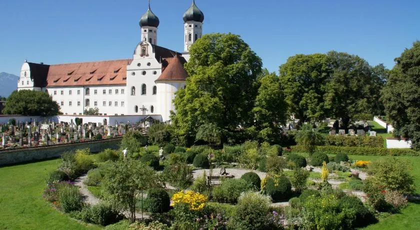 Gäste- und Tagungszentrum im Don Bosco Kloster Benediktbeuern - Image 1