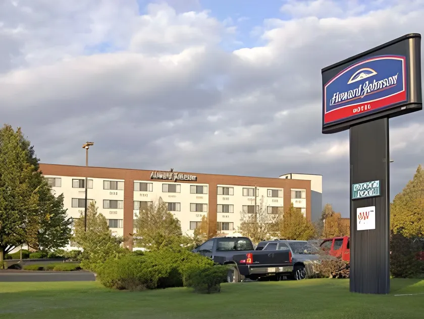 Clarion Pointe South Portland - Image 1