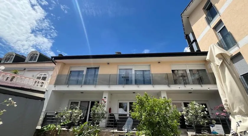 City Apartman ház - Image 1