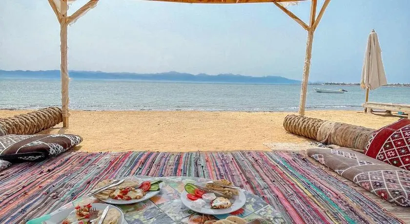 Mermaid camp - Image 1