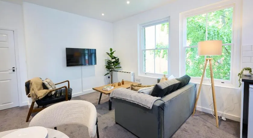 1A Central Bedford Apartment - Image 1