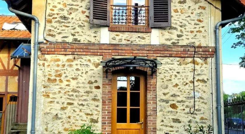 Charmante Maison d'Hôtes avec Parc, entre Seine et Forêt de Fontainebleau et à 30mn de Paris - Image 1