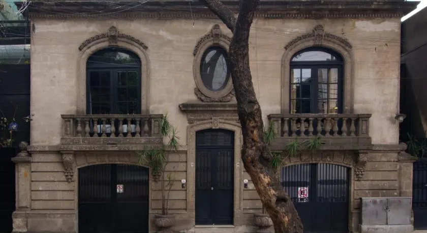 Livin Condesa - Image 1
