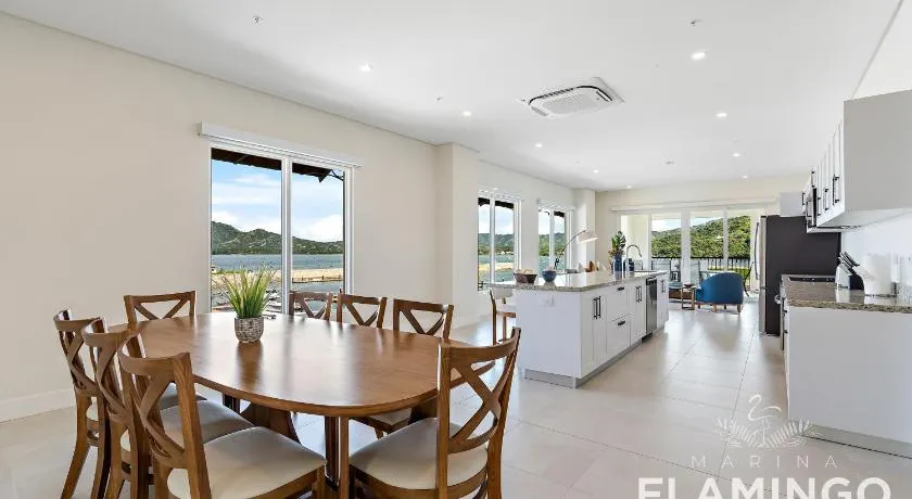 Luxury Penthouse Marina View 3-Bedroom - Image 1