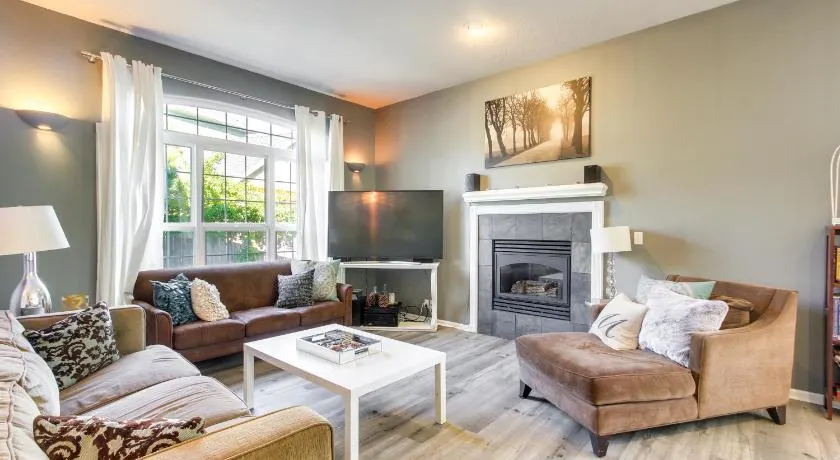 2 Mi to Autzen Stadium, Room for Your RV - Image 1