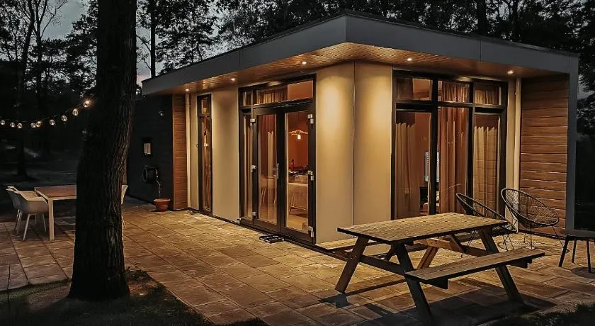 Elly's Broekhuisje - Image 1