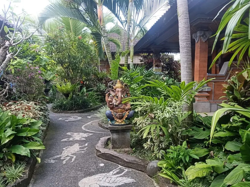 Family Guest House - Image 1