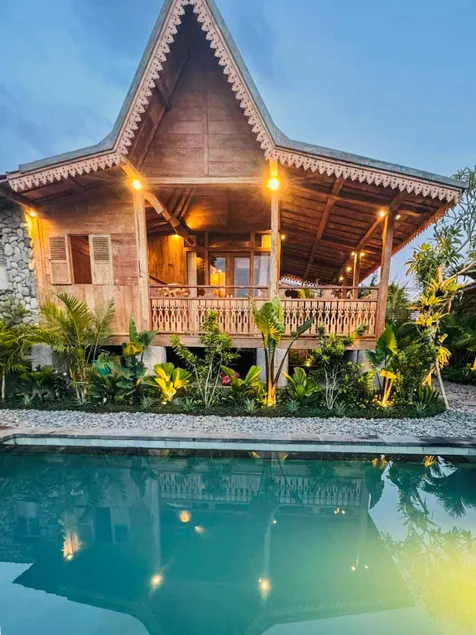 Romantic Seseh Beach Villas With Private Pool - Image 1