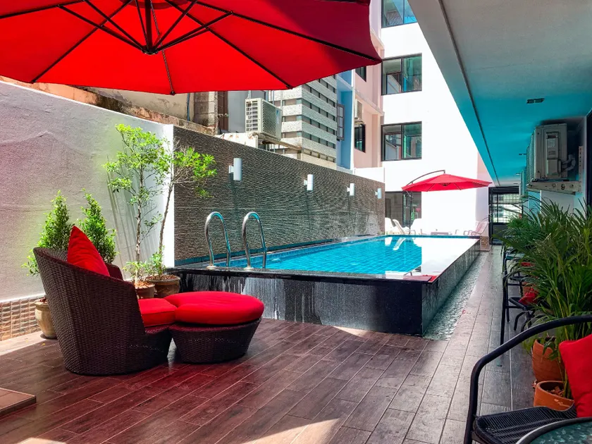 Scandia Beach Hotel - Soi 7 Best Location - 200m to Beach next to Food Market - Image 1