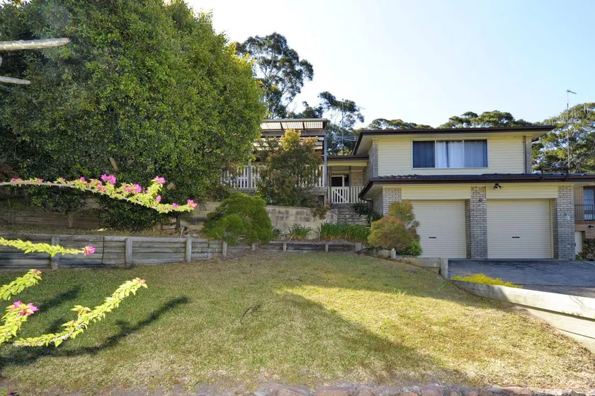 Rue Lentara, 10 - Fingal Bay, NSW - Image 1