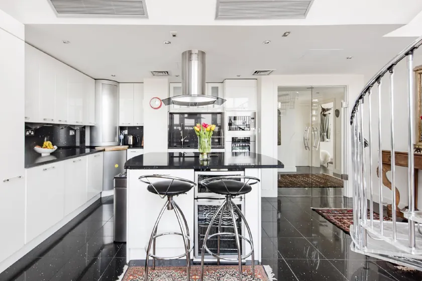 Canary Wharf London Penthouse Apartments - Image 1