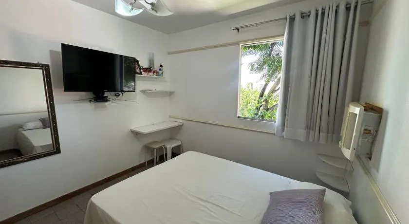 Apartamento Familiar em Maceió 2 Quartos com ar Varanda Garagem e Wi-Fi - Image 1