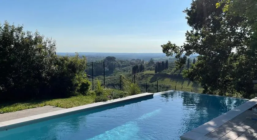 Botanea Guest House - Image 1