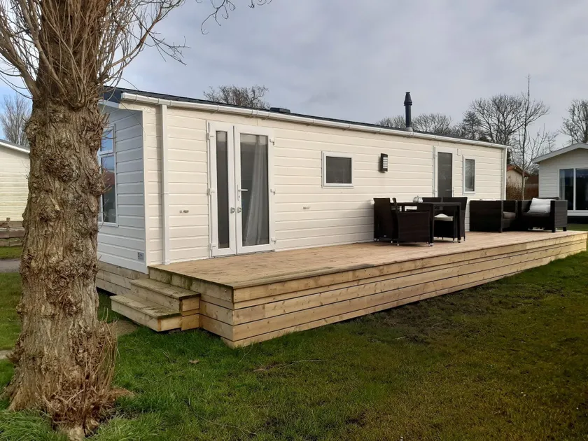 Chalet au bord de la Mer des Wadden avec Jardin - Image 1