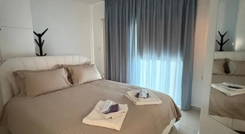 FLH - Feel Like Home Modern 1-Bedroom Ground floor Apartment in Strovolos - Image 1