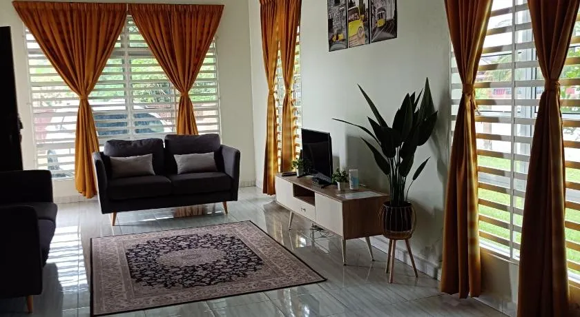Homestay Haji Din Tronoh Perak - Image 1