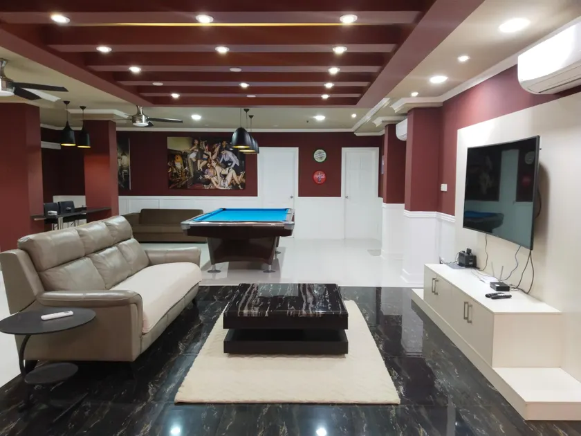 La Grande Residence Penthouse 225 Sqm - Image 1