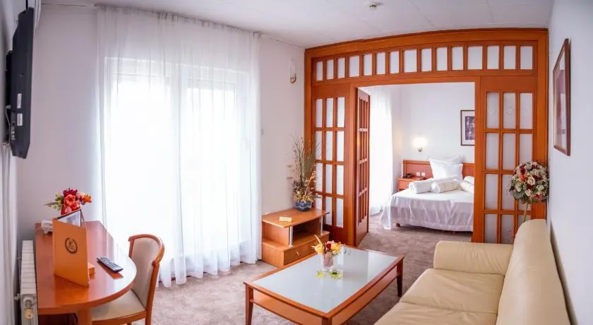 Hotel Integra - Image 1