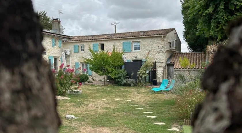 L Abricotier - Image 1