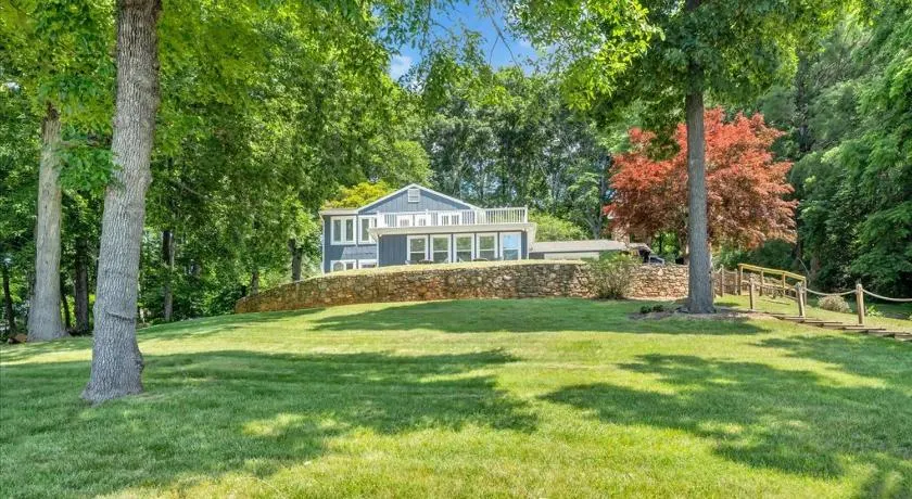 Scenic Point - Private Lakefront Home w/ Dock, Fire pit, outside shower & Hot tub - Image 1