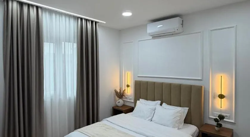 Loris Rooms - Image 1
