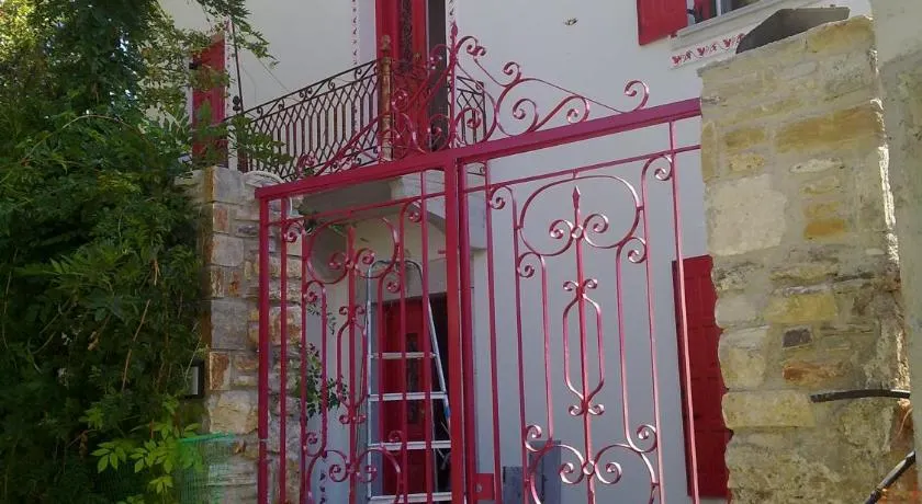 Epavli Sofia' s two Apartments in Horto, 30m from the sea - Image 1
