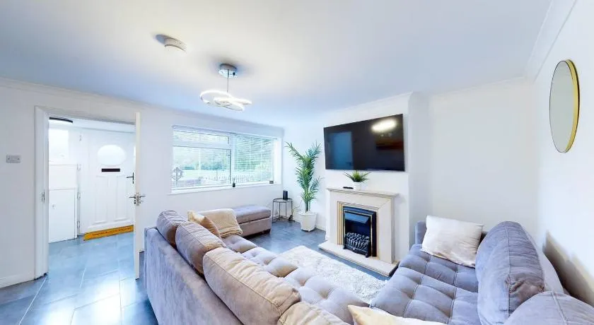 Ranworth-House - Perfect for professionals - Image 1