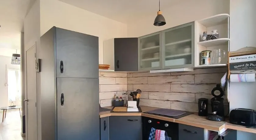gîte lumineux au dessus d'un ancien commerce mersois en duplex pour 4 personnes non loin du centre ville et de l'esplanade et du parking gratuit - Image 1