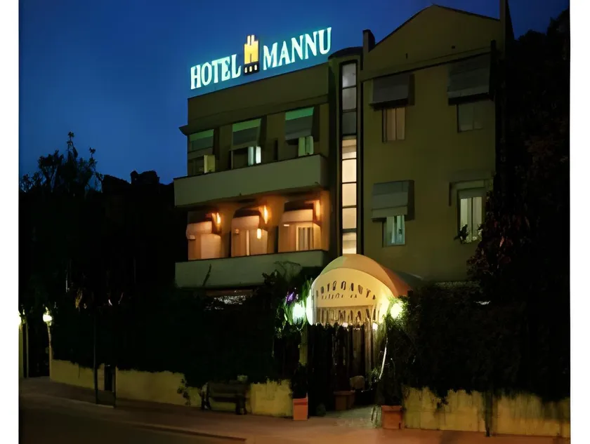Mannu Hotel - Image 1