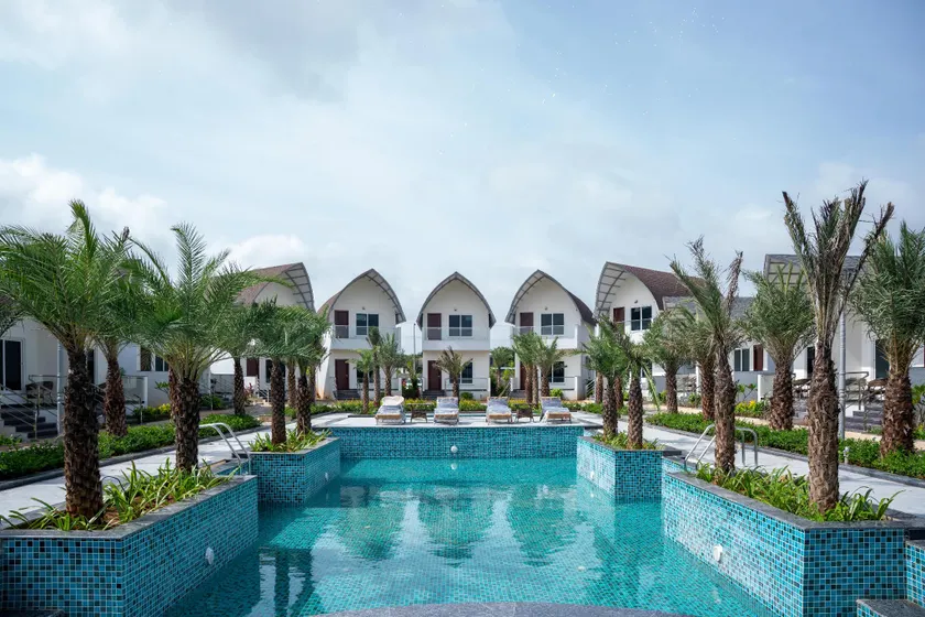 Aloha Resorts & Conventions - Image 1