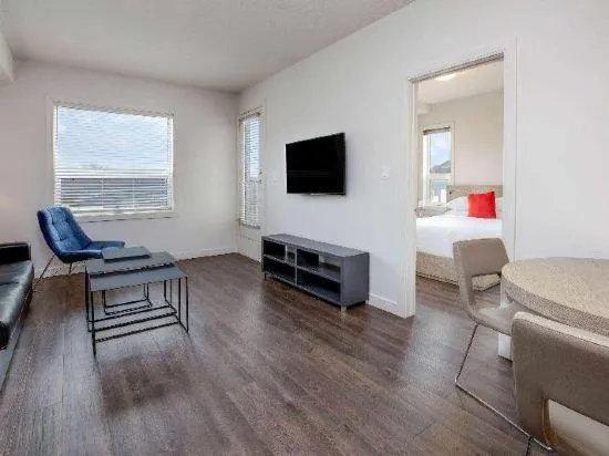 Ramada by Wyndham Fort McMurray - Image 1