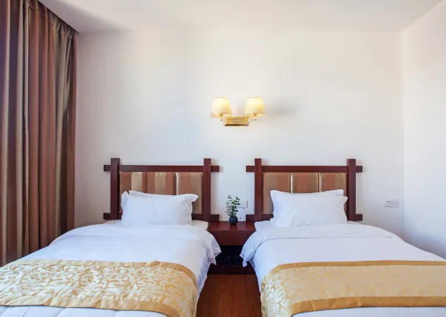 Huashu Hotel - Image 1