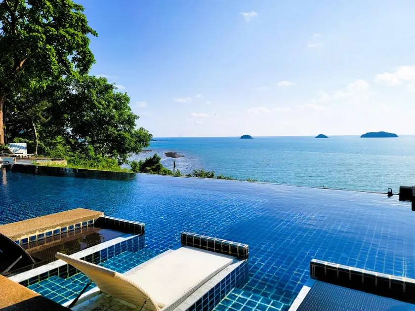 Koh Chang Cliff Beach Resort - Image 1