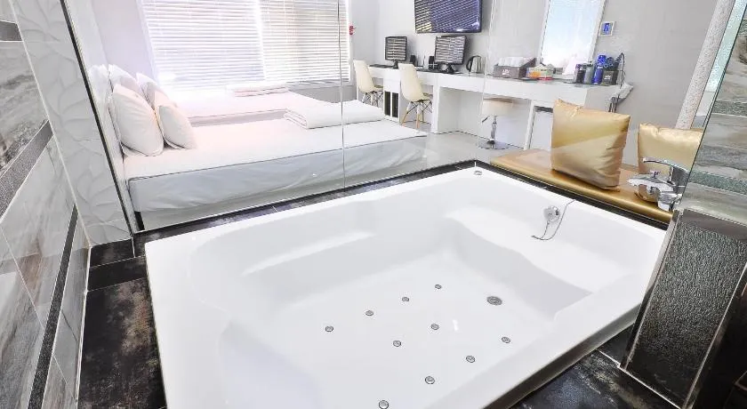 Boutique Hotel Aria Nampo - Image 1
