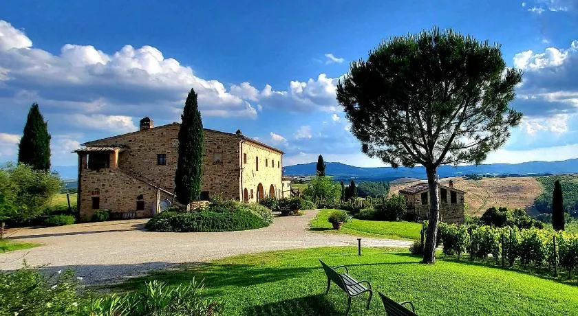 FARMH. PODERE CUNINA 25 KM SÖR SIENA / MONTALCINO TAR KOKKLASS - Image 1