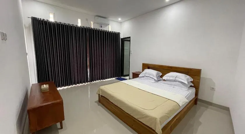 Qiana House - Image 1