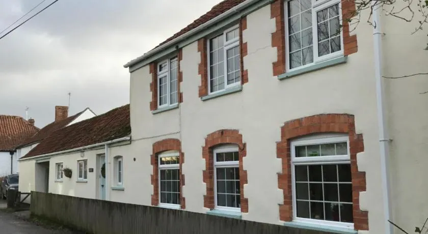 Ivy Cottage - Image 1