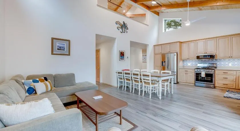 Tidepool Retreat - Image 1