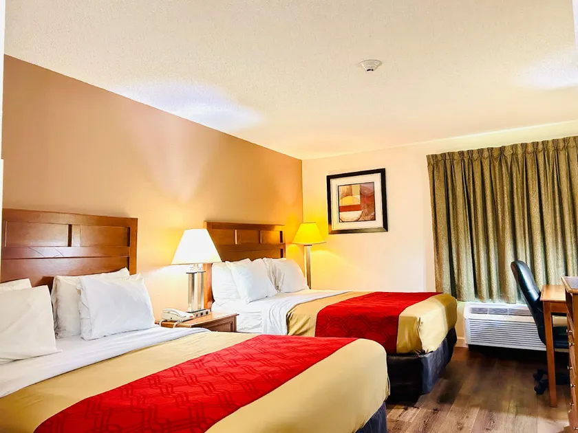 The Best Inn & Suites - Image 1