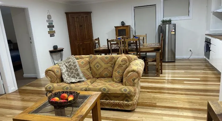 Farm Stay, Mariton Farm - Image 1