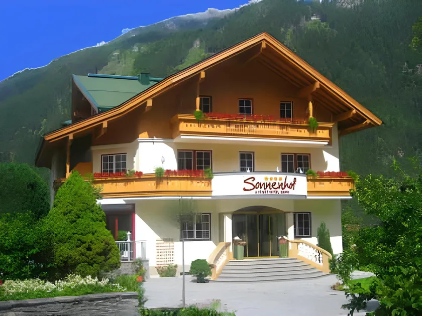 Apart Boutiquehotel SONNENHOF - Image 1