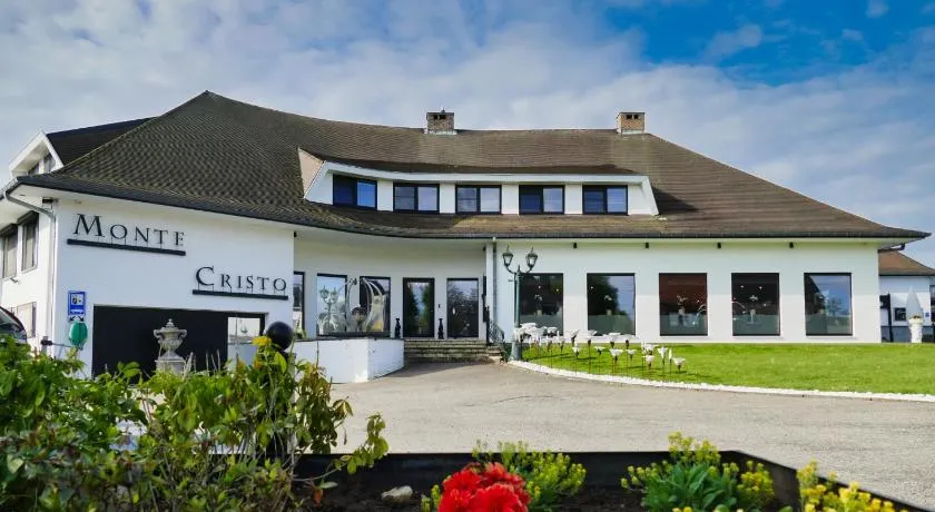 Hotel Monte Cristo - Image 1