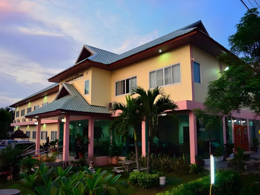 Pornnarumitr Hotel - Image 1