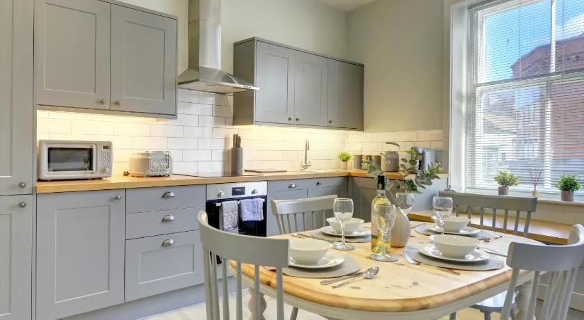 The Nook - A modern 2 bedroom loft with parking - Image 1