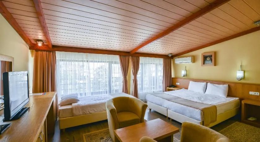 Hotel Lirak - Image 1