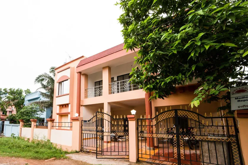 OYO 44179 Pleasant Stay Near Airport - Image 1