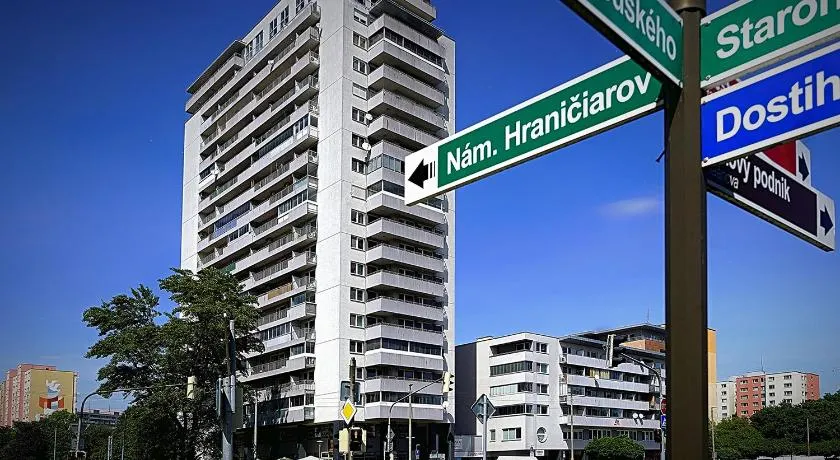 Dominant Studio Hostel with Free Parking for Preregistered Drivers & Garage with CCTV - Image 1