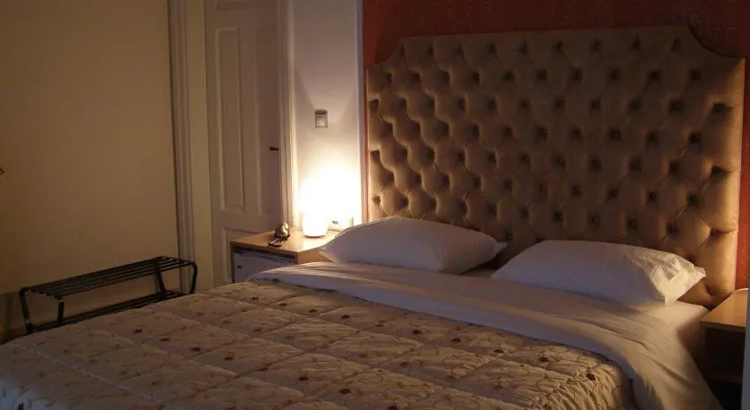 Room in Faneromeni's grove - Image 1