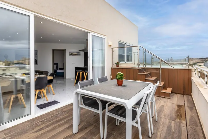 Ta Xbiex, Luxury Penthouse for families only, with Pool and Seaview, Malta - Image 1